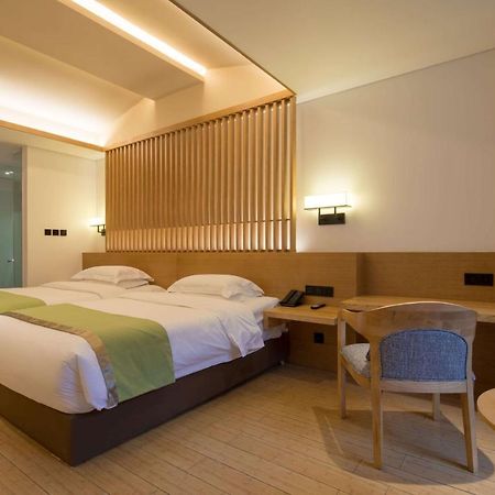 Howard Johnson Huashuiwan Hot Springs Resort Chengdu Exterior foto