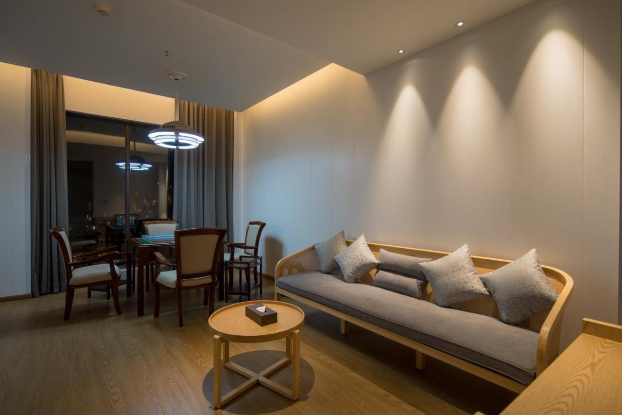 Howard Johnson Huashuiwan Hot Springs Resort Chengdu Exterior foto